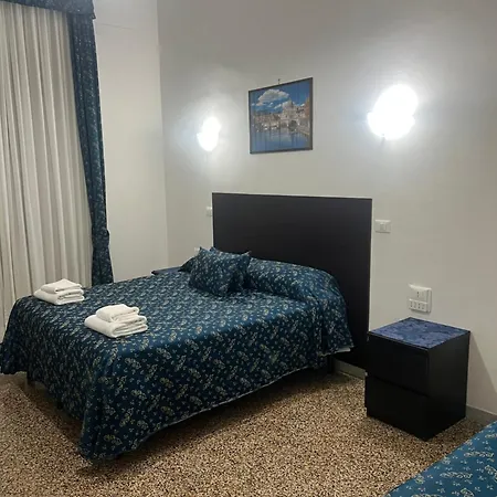 فندق مبيت وإفطار Ines Downtown