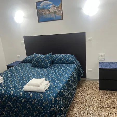 Ines Downtown 4*